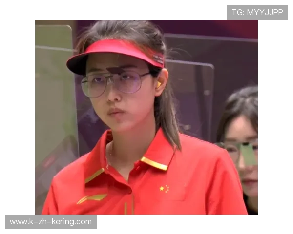 俱乐部社媒发布球员家中训练短片，粉丝热评连连